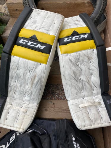 Used 33" CCM Retro Flex Goalie Leg Pads