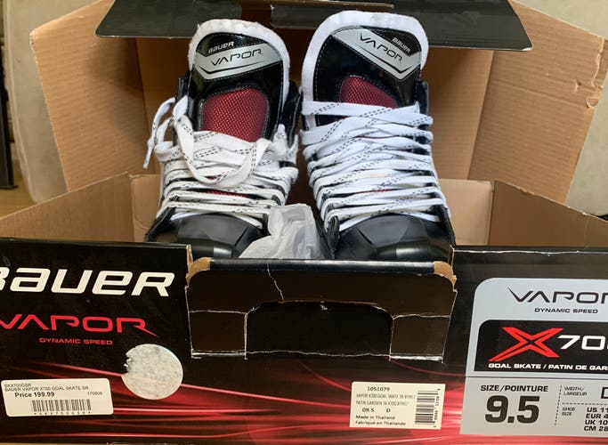 New Bauer Regular Width Size 9.5 Vapor X700 Hockey Goalie Skates