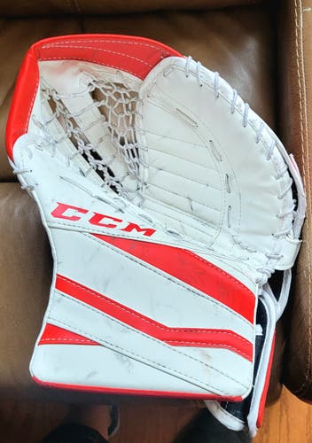 Used Regular CCM E3.9 glove intermediate