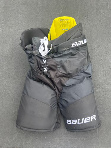 Senior Medium Bauer  Supreme 2S Hockey Pants