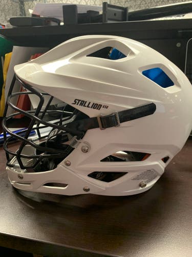 Player's STX Stallion 650 Helmet Large