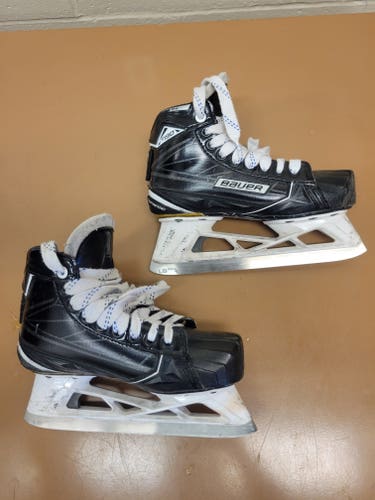 Junior Used Bauer Supreme S190 Hockey Goalie Skates Regular Width Size 3