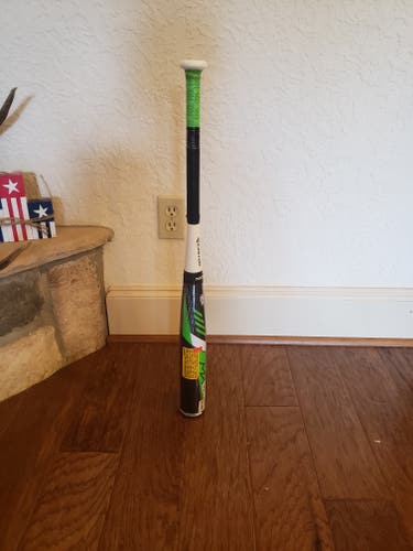 NIW Easton Mako 28/17 - RARE SIZE