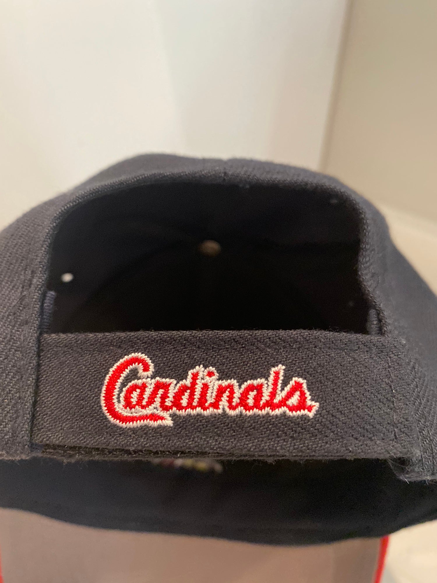 ST LOUIS CARDINALS RED SNAPBACK/MESHBACK BIRD ON BAT LOGO — Hats N Stuff