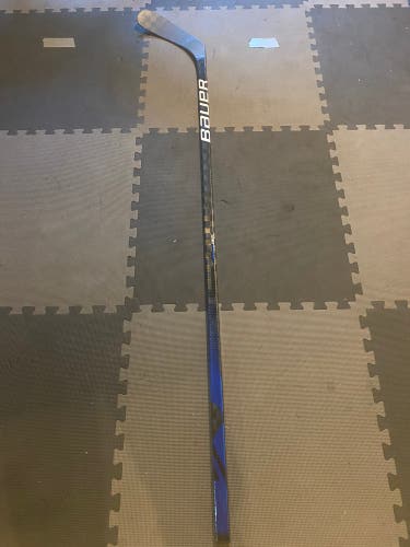 Senior Left Hand P92 Pro Stock Nexus Geo Hockey Stick