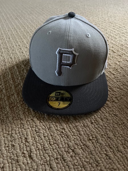 Men's New Era Gray/Black Pittsburgh Pirates Band 9FIFTY Snapback Hat