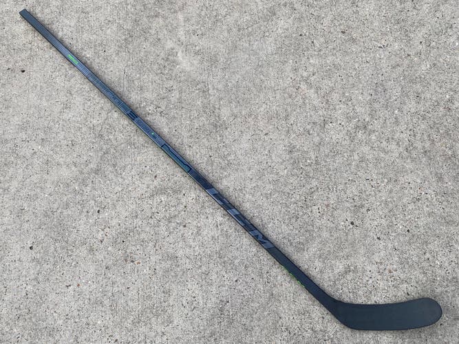 CCM RibCor Trigger 6 Pro Stock Hockey Stick Grip 85 Flex P28 Left 8762