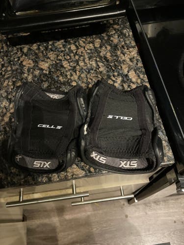 Like New STX Cell IV Elbow Pads