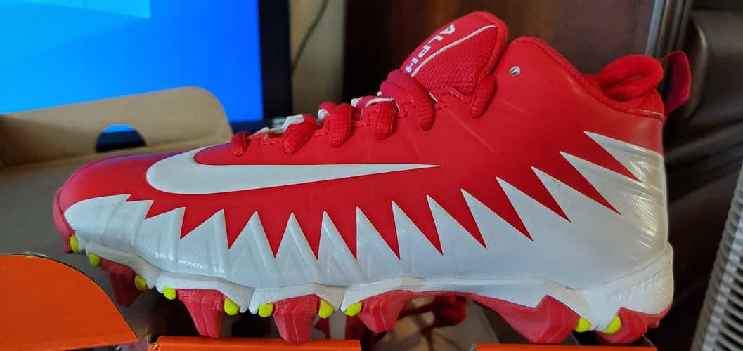 NEW Nike Alpha Menace Shark Football Cleats - Size 4Y