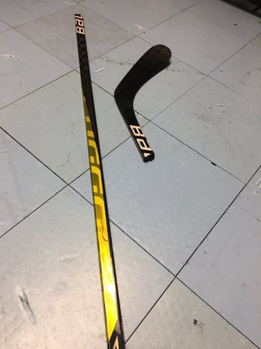 **Broken **Bauer Supreme ADV 77 Flex P92 RH