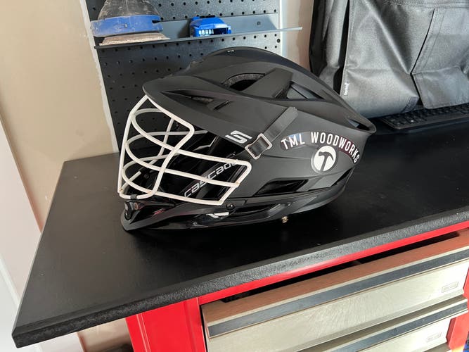 Player's Cascade S Helmet
