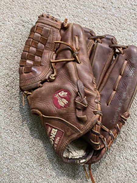Nokona Outfield Walnut Series 1300 Baseball Glove 13"