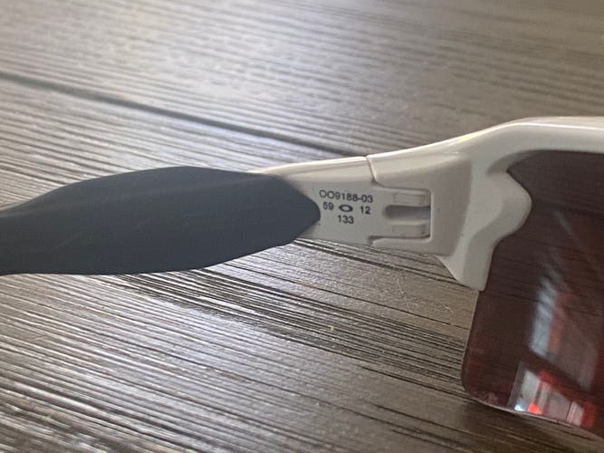 Used Men's Medium/Large Oakley Flak 2.0 Sunglasses