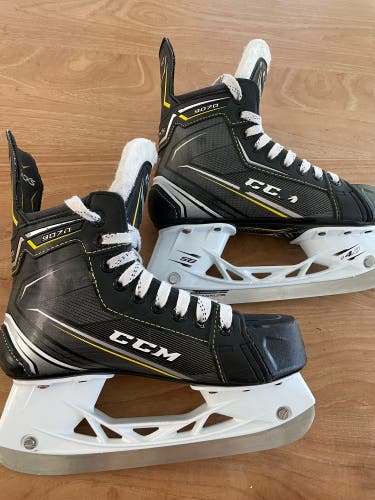 CCM Size 3 Tacks 9070 Hockey Skates