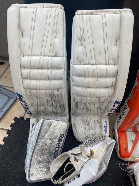 Ccm flex II leg pads Reebok blocker Vaughn glove 36+2