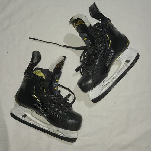 Bauer Supreme 2S Pro Hockey Skates Size 5 Junior