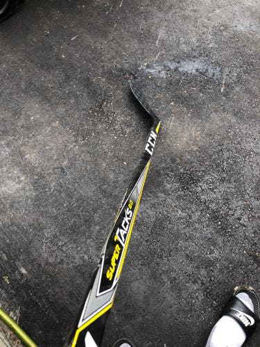Intermediate Left Hand P28 Pro Stock Super Tacks 2.0 Hockey Stick