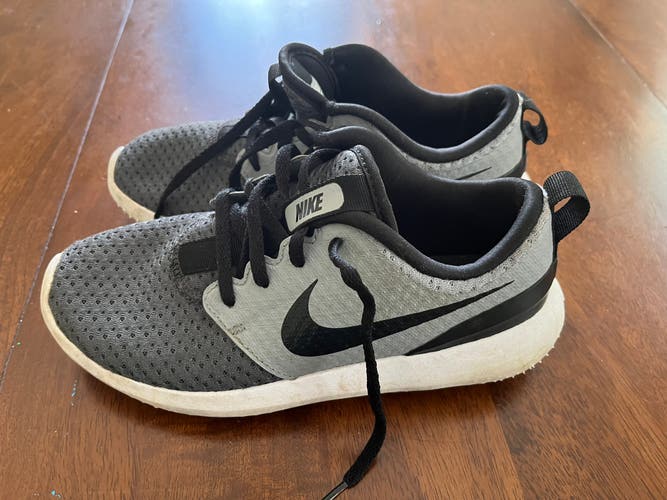 Men's Size 3.0 (Women's 4.0) Nike Roshe G Golf Shoes