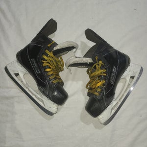 Junior Used Bauer Supreme 180 Hockey Skates Regular Width Size 5