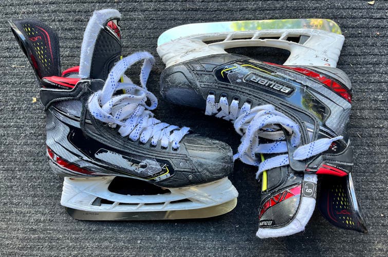 Intermediate Used Bauer Vapor 2X Pro Hockey Skates Regular Width Size 6