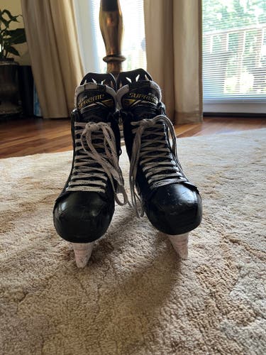 Senior Used Bauer Supreme 2S Pro Hockey Skates Regular Width Size 9.5