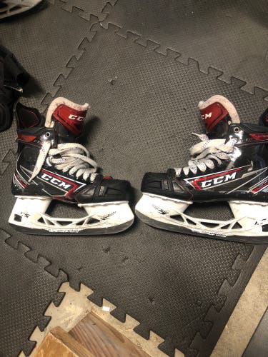 Used CCM Regular Width Size 8 JetSpeed FT2 Hockey Skates