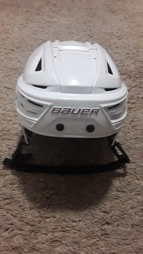 Used Senior Small Bauer Re-Akt 150 Helmet