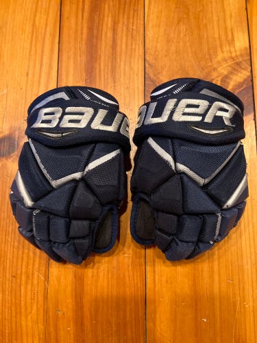 Used Bauer 10" Vapor X800 Gloves