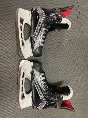 Bauer X900 Vapor 2D junior hockey skates