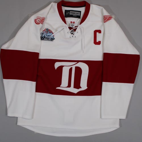 Detroit Red Wings Nicklaus Lidstrom 2009 Winter Classic size: 54 Reebok