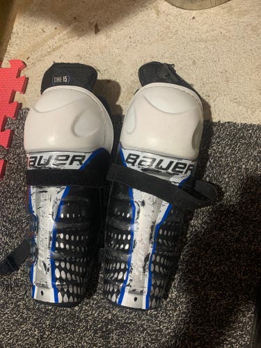 Bauer One60 Shin Pads