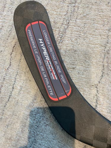 Brand New Right Handed P92 65 Flex Vapor Hyperlite Hockey Stick