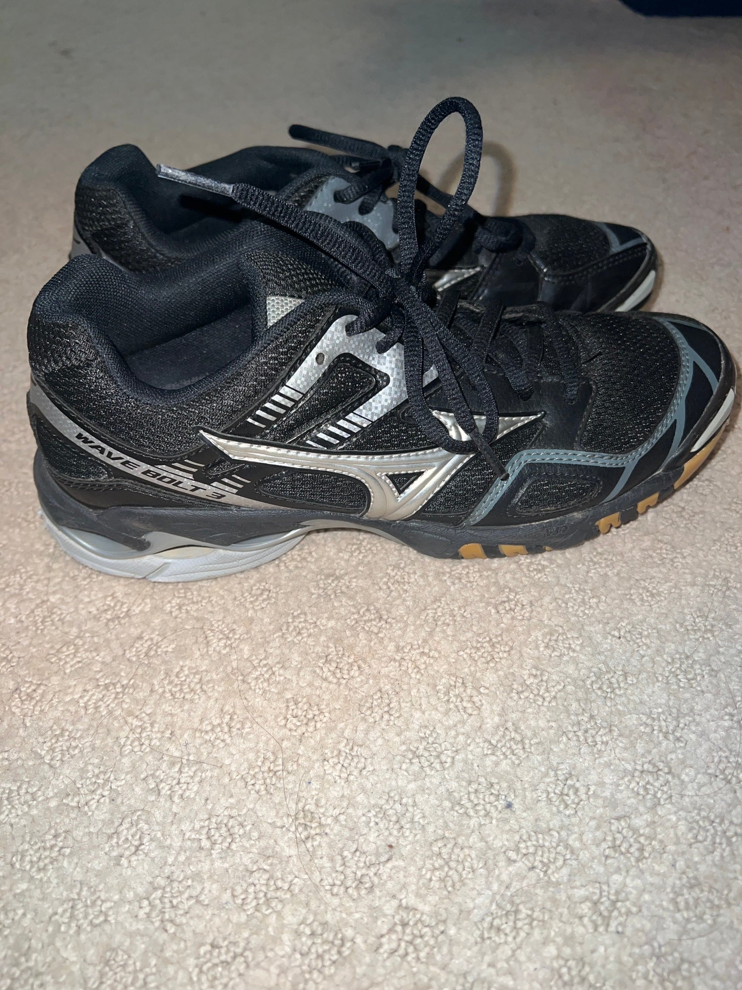 cent Hoofd Glad Mizuno Wave Bolt 3 Volleyball Shoes | SidelineSwap
