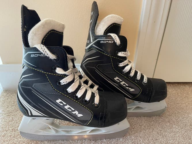 CCM Tacks 9040 Youth Ice Hockey Skate