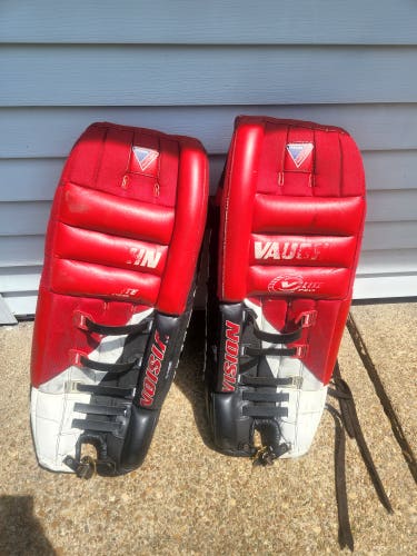 Used 32" Vaughn Pro V Elite Goalie Leg Pads