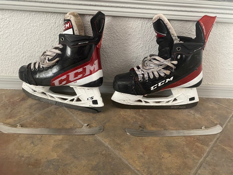Used CCM Regular Width Size 7.5 JetSpeed FT4 Hockey Skates