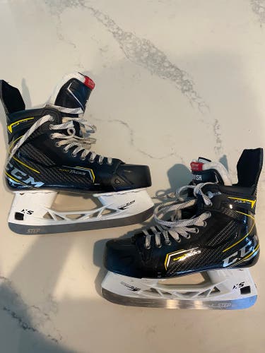 Very Lightly Used CCM AS3 Pro Hockey Skates Pro Custom Size 8.5