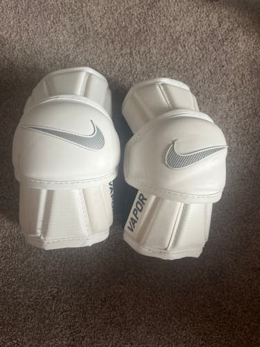 Used Medium/Large Nike Vapor Elite Arm Pads