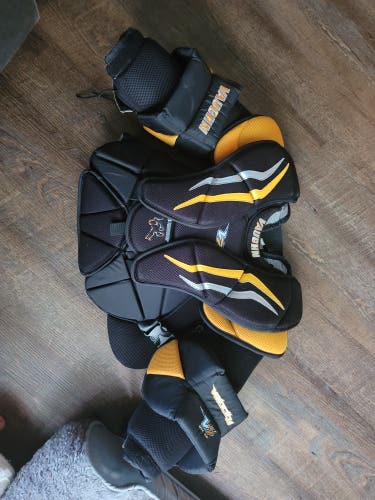 Used Large Vaughn Velocity V7 Goalie Chest Protector