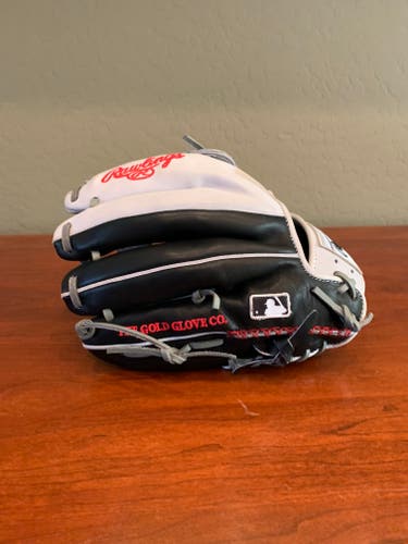 Used Right Hand Throw Rawlings Infield Heart of the Hide Baseball Glove 11.75"