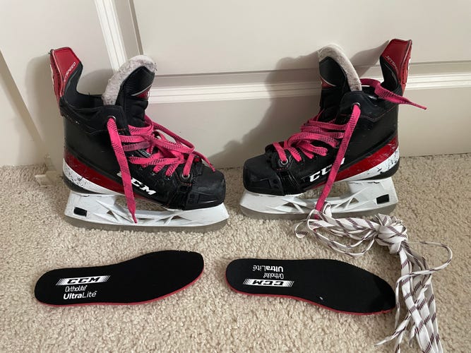 Junior Used CCM JetSpeed FT4 Hockey Skates Regular Width Size 2