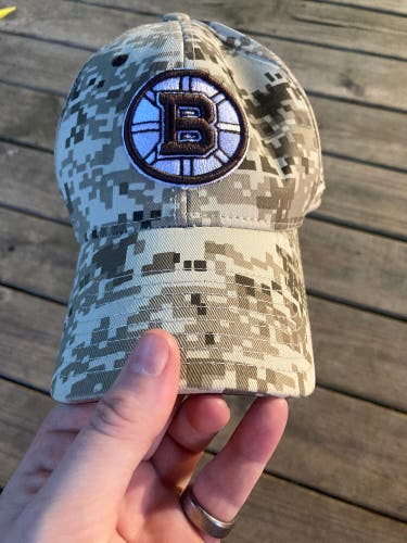 Boston Bruins veterans day hat