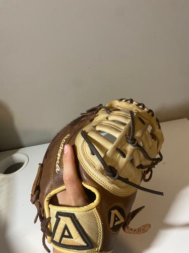 Akadema First Base 11.5" Baseball Glove