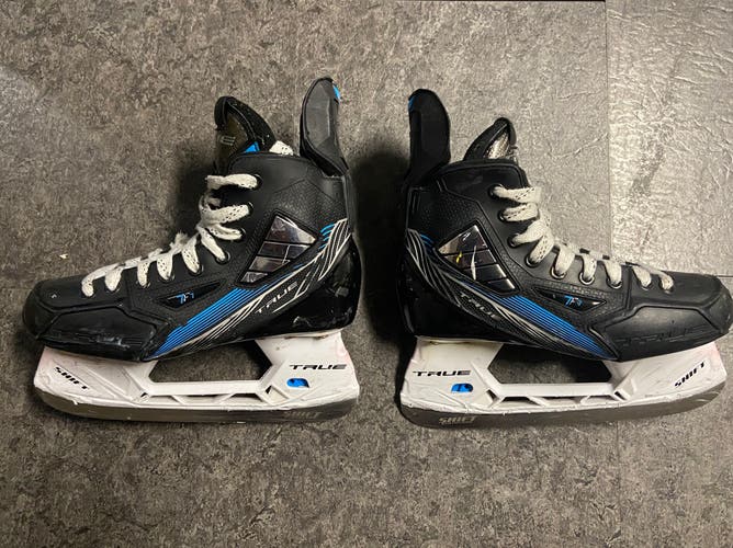 Used True Regular Width Size 5.5 TF7 Hockey Skates