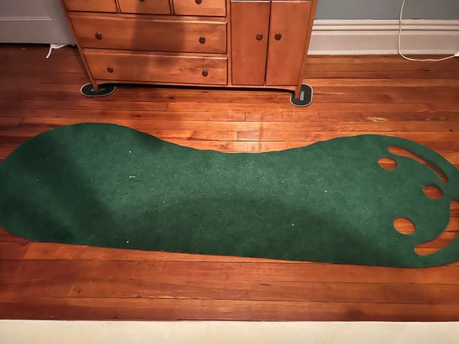 PUTT-A-BOUT Par Three Golf Putting Green
