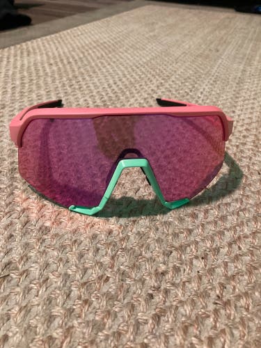 pink 100% sunglasses New