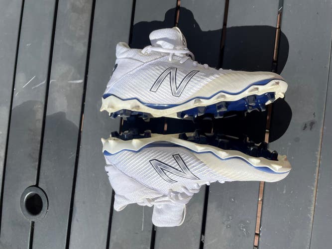 White Adult Used Men's Size 9.0 (Women's 10) Molded Cleats New Balance Cleats