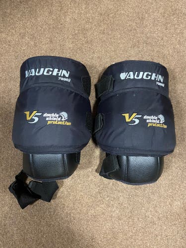 Vaughn goalie knee pads for Hwarn1
