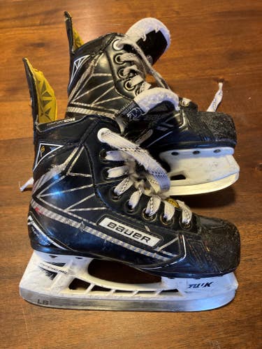 Youth Used Bauer Supreme 1S Hockey Skates Regular Width Size 12