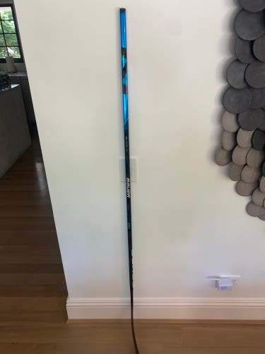 Senior Right Handed P88 Nexus Geo Hockey Stick